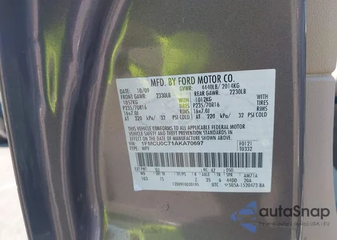 2010 Ford Escape Xls z USA, uszkodzony, nr VIN 1FMCU0C71AKA70697